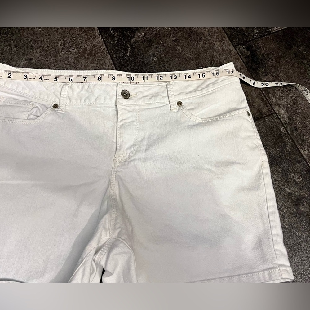 Sonoma White High Mid Shorts - Picture 3 of 10
